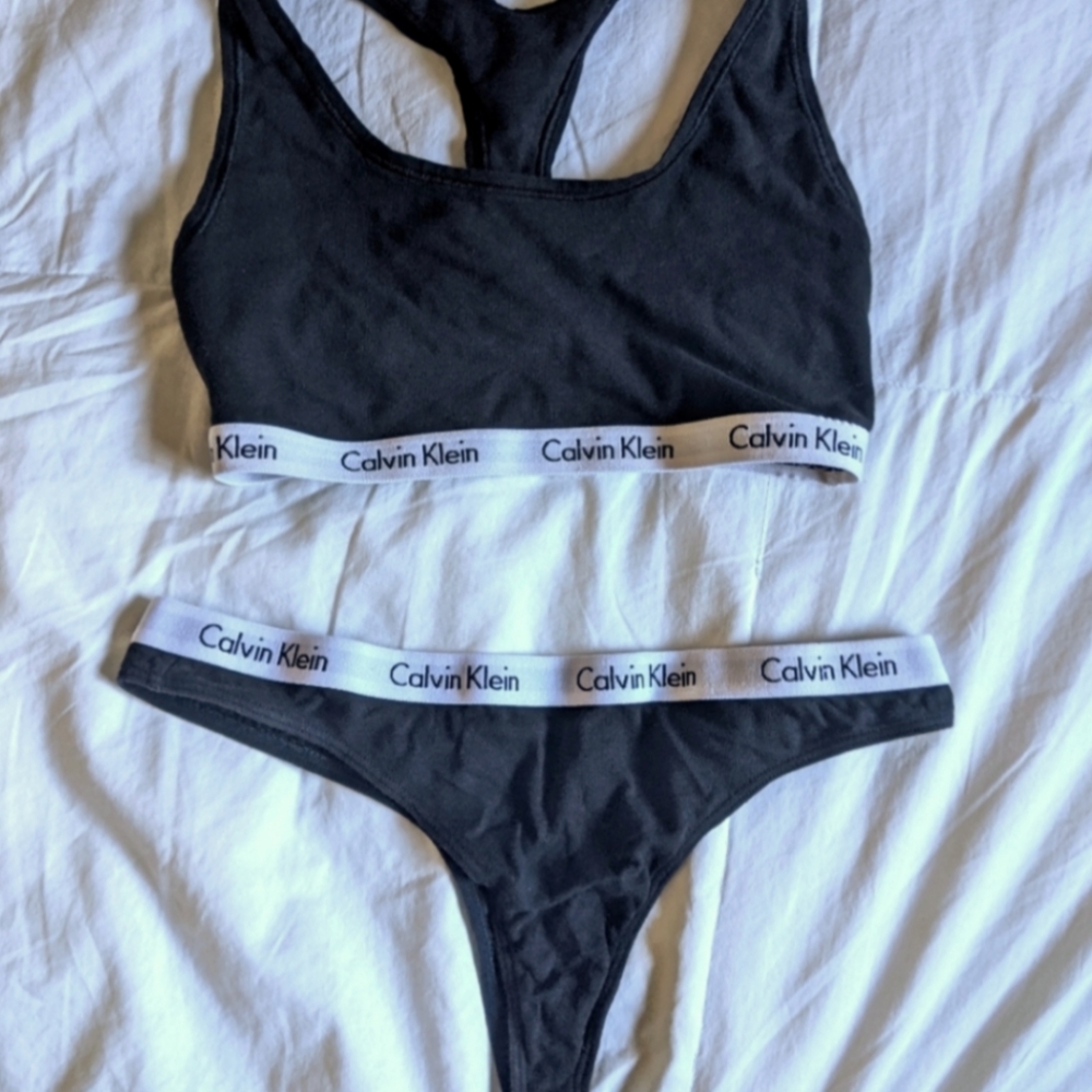 Calvin Klein Sports Bra and Thong Set Black Size Small